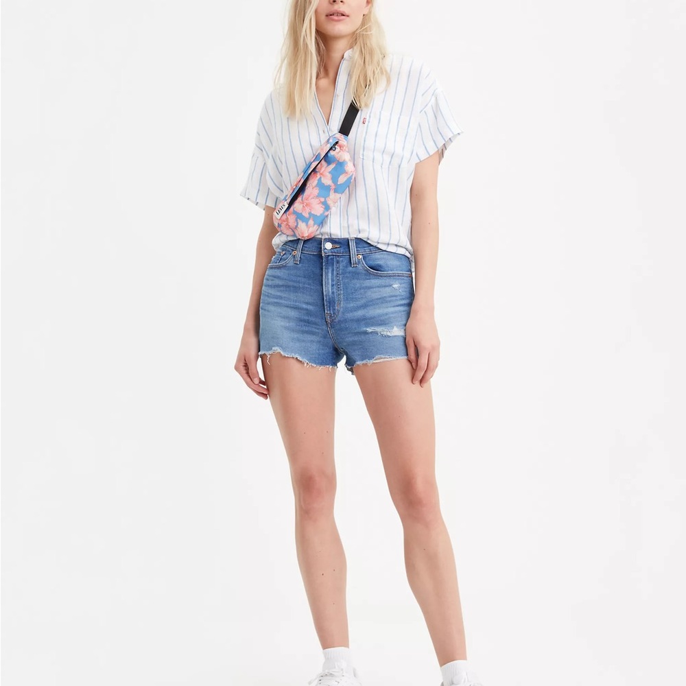 NWT Levi's Light Blue Distressed Denim Cutoff High Rise Shorts size 33